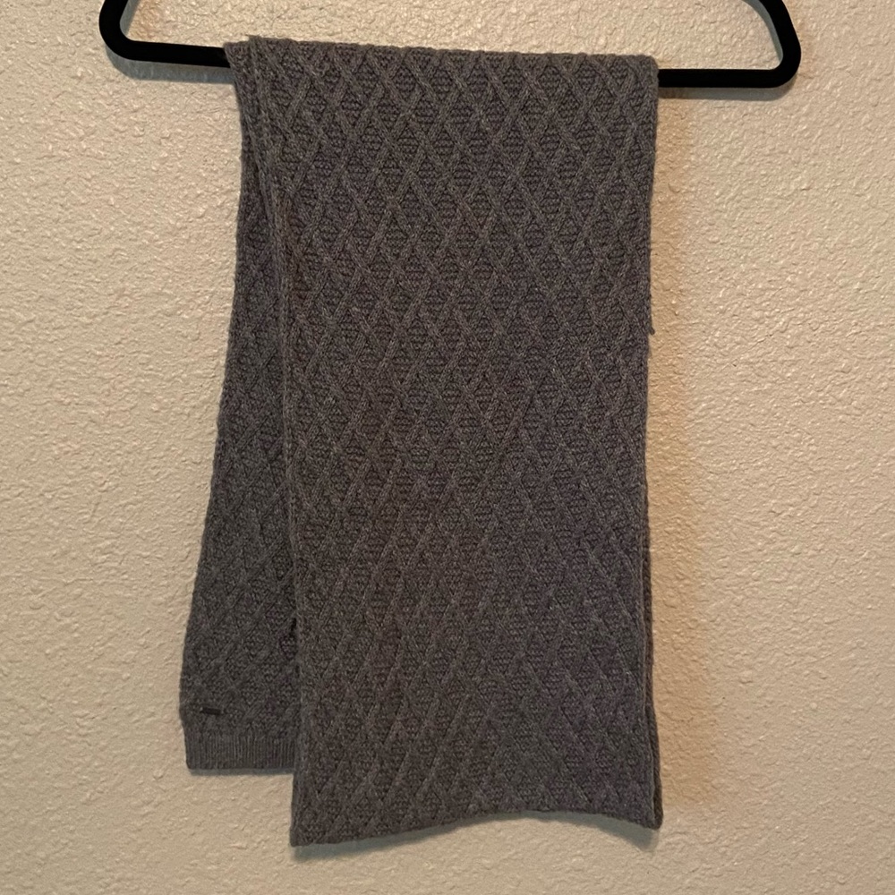 Gray Tommy Hilfiger Cable Knit Scarf